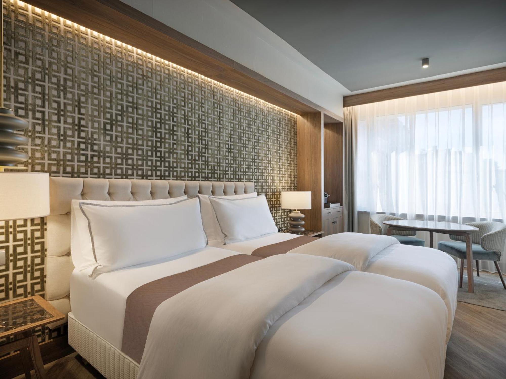 Отель The Westin Madrid Cuzco Экстерьер фото